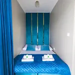 Aparti Goldnwhite Galaxy Apartment *