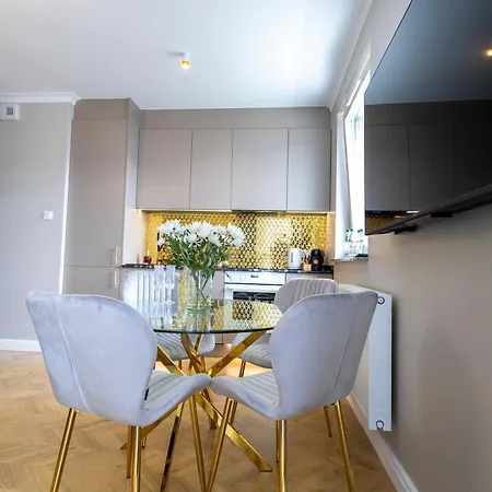 Aparti Goldnwhite Galaxy Apartamento