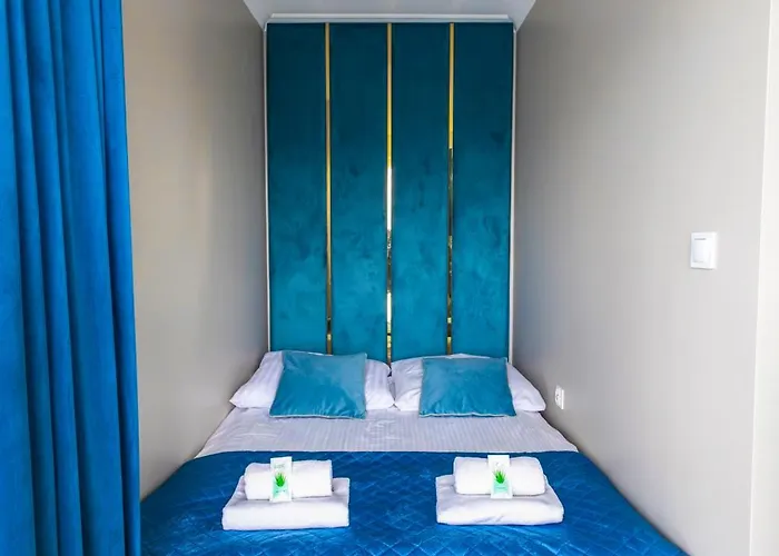 Aparti Goldnwhite Galaxy Апартаменти *